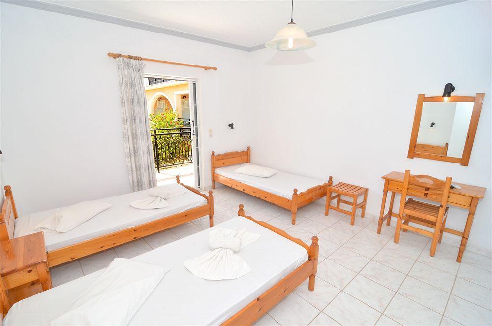 Athina Apartments ザキントス エクステリア 写真
