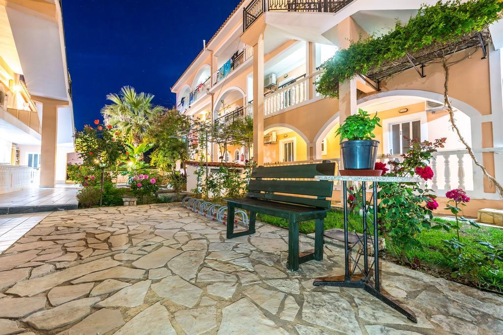 Athina Apartments ザキントス エクステリア 写真